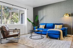 Coastal Haven - Prime Spot Walk to Beach