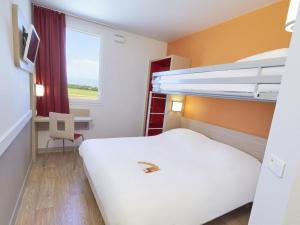 Hotels Premiere Classe Valence Nord - Saint Marcel Les Valence : Chambre Triple avec 1 Lit Double et 1 Lit Simple