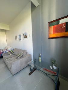Confortável apto cama queen e sofá cama - COPACABANA
