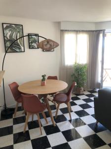 Beautiful flat with balcony and sea view