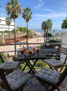 Beautiful flat with balcony and sea view - 4hvězdičkové hotely ve městě Saint-Laurent-du-Var