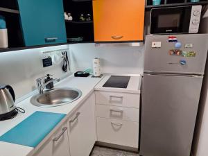 New Studio Apartment Emmy with free street parking