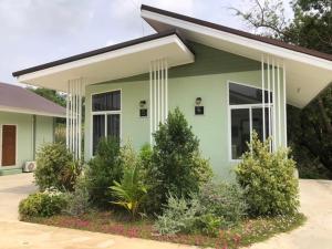 ออมทรัพย์ รีสอร์ต