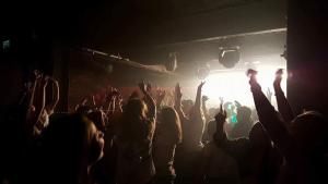 Apartment Sleeps 4 Near Shopping Street