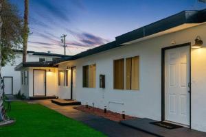 Beachside Bliss 2BR with Fast WiFi