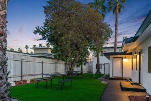 Beachside Bliss 2BR with Fast WiFi