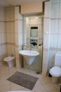 Stross Apartments & Rooms