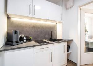Black&Yellow Designer Apartment Bielefeld