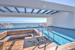 Cruz del Mar - Panoramic Rooftop Pool Views Near Marina
