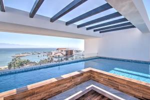 Cruz del Mar - Panoramic Rooftop Pool Views Near Marina