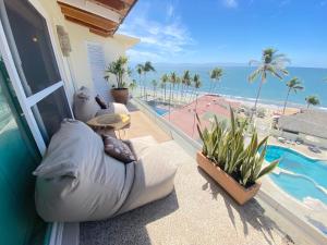 Costa Dorada - Beachfront Penthouse in Bucerias Golden Zone