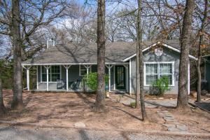 Lake Texoma Shoreline Cottage in Pottsboro