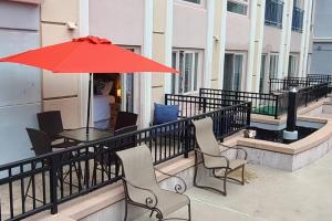 28 NIGHT MINIMUM in the Gaslamp Quarter by Petco Park, pool, jacuzzi, dogs ok