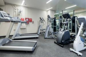 28 NIGHT MINIMUM in the Gaslamp Quarter by Petco Park, pool, jacuzzi, dogs ok