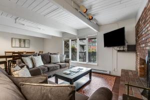 Chateau Chaumont by Snowmass Vacations