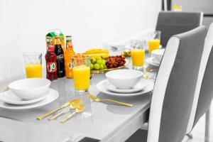 New Modern 2 Bedroom House By Azura Nights