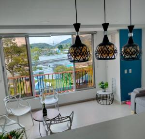 Apartamentos Avenida del malecón, frente al lago. Guatape