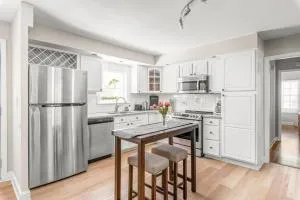Spotless 4BR near CLT Uptown, Fast Wi-Fi - 马修斯
