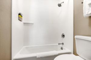 Standard Room with Two Queen Beds room in Holiday Inn Express Portland SE - Clackamas Area an IHG Hotel