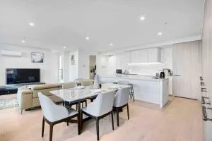 3 Bedrooms Apt in Glen Waverley central * parking - 格伦韦弗利