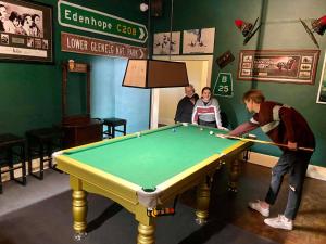 COMMERCIAL HOTEL KANIVA