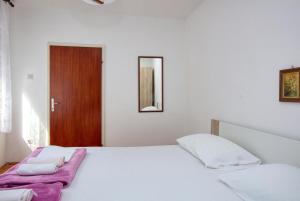 Apartments by the sea Sparadici, Sibenik - 21600