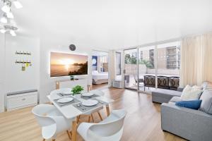 Huge patio I Modern 1BR Banyan I Washer I Free park I 5' Beach