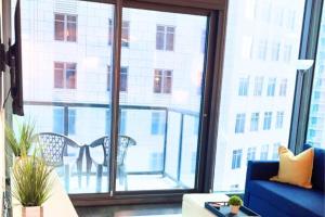 Blue Luxe-Highrise, Balcony, Year-round Pool, City View!