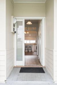 The Zophey House A Charming Coastal Cottage