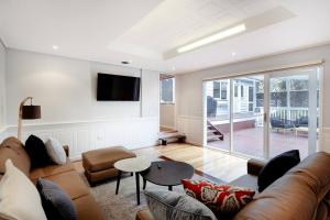 Warrain Retreat - A Spacious Beachside Lifestyle