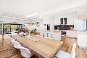 Redgum Treehouse - Outstanding luxury in the heart of wine country and minutes from the beaches