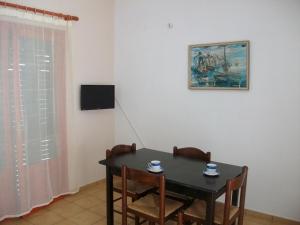 Two-Bedroom Apartment  with Sea View (4 Adults)