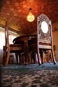 Houseboat Zaindari Palace