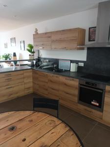 Appartements gite au coeur du pays des lacs 6 personnes : photos des chambres