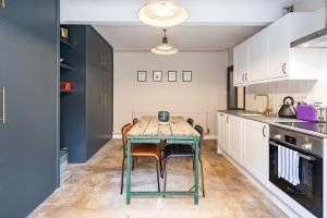 Stunning Basement Flat in Central Location