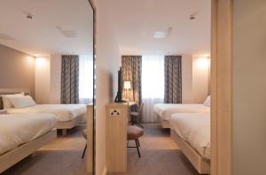 Twin Room room in Hampton By Hilton Leeds City Centre