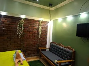 Budget-Friendly Luxury Air-Conditioned Deluxe Suite at Pravuprasad Homestay - Nimāparha