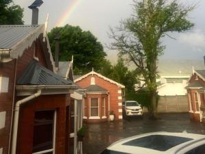 Toms Place Guest House