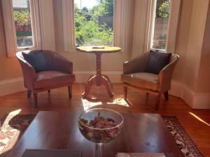 Toms Place Guest House