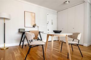 Midtown West 1br w gym nr rockefeller center NYC-1218