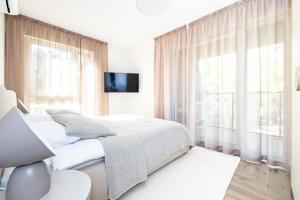 Baltic Pine Retreat WBalcony, By Cohost