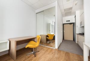 Varsovia Jerozolimskie Studio 215 by BookingHost