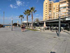 Big one bedroom apartment next to beach.