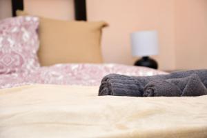 CUTE ROMANCE CENTRAL at Anker köz