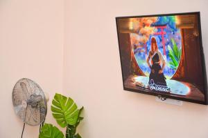 CUTE ROMANCE CENTRAL at Anker köz