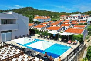 Apartments Dalmatia in Preko island Ugljan with swimmingpool