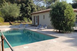 Villas Charmante Villa Ipsilon, jardin arbore provencal ! : photos des chambres