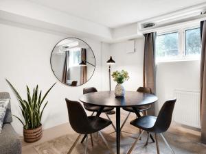 Sanders Charm - Cozy One-Bedroom Apartment with Shared Garden