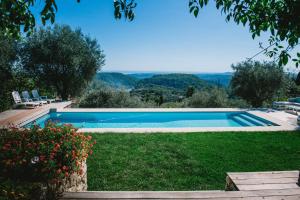 Maisons de vacances Provencal stone farmhouse with sea view, swimming pool and spa : photos des chambres