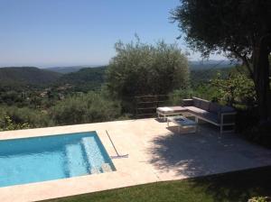 Maisons de vacances Provencal stone farmhouse with sea view, swimming pool and spa : photos des chambres